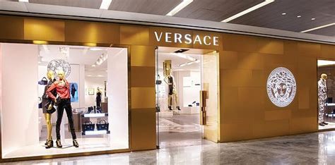 vêtement versace|versace boutique locations.